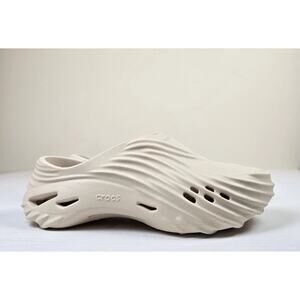 NWT Crocs Echo Wave Clogs Size M5/W7 Almond Tint Slip On Sandals Slides Shoes